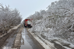 Новини Вінниці / Рятувальники Вінниччини 14 разів виїжджали на ліквідацію наслідків ожеледиці