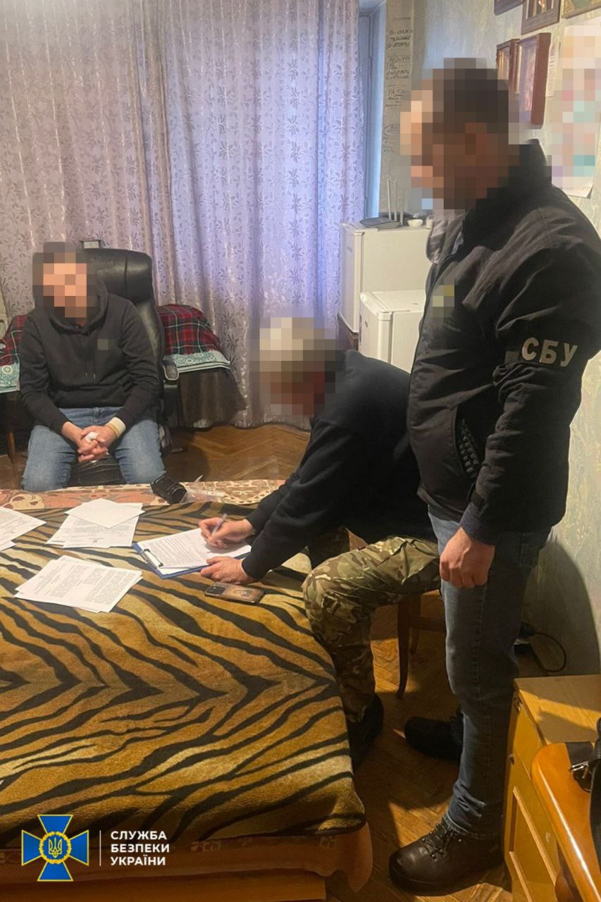 Новини Вінниці / СБУ викрила вінницького охоронця фірми та співака за підтримку рашизму