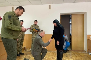 Новини Вінниці / У Хмільнику вручили державні нагороди рідним загиблих захисників України