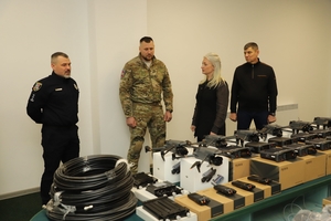 Новини Вінниці / Вінниччина передала дрони та засоби зв’язку підрозділу Нацполіції «КОРД», які боронять Україну на Сході