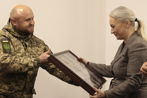 Новости Винницы и области / Вінниччина передала дрони воїнам 77 окремої аеромобільної Наддніпрянської бригади / Інформаційний портал На Париже Новини Вінниці / Вінниччина передала дрони воїнам 77 окремої аеромобільної Наддніпрянської бригади