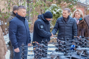 Новости Винницы и области / Вінниця передала чергову партію дронів спецпідрозділу «Артан» / Інформаційний портал На Париже Новини Вінниці / Вінниця передала чергову партію дронів спецпідрозділу «Артан»