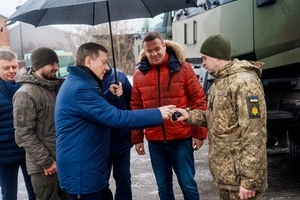 Новости Винницы и области / Вінниця передала нові паливозаправники для Повітряних сил України / Інформаційний портал На Париже Новини Вінниці / Вінниця передала нові паливозаправники для Повітряних сил України