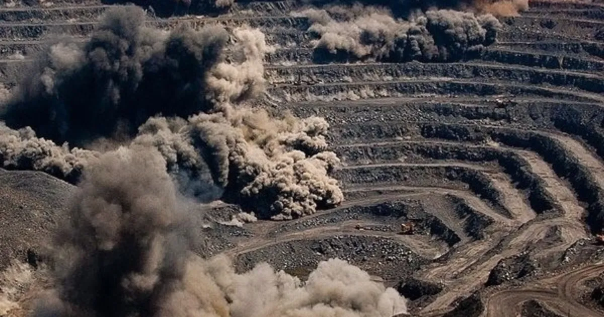 17 лютого на Писарівському родовищі гранітів проведуть планові вибухи / Новости Винницы и области / Інформаційний портал На Париже Новини Вінниці / 17 лютого на Писарівському родовищі гранітів проведуть планові вибухи