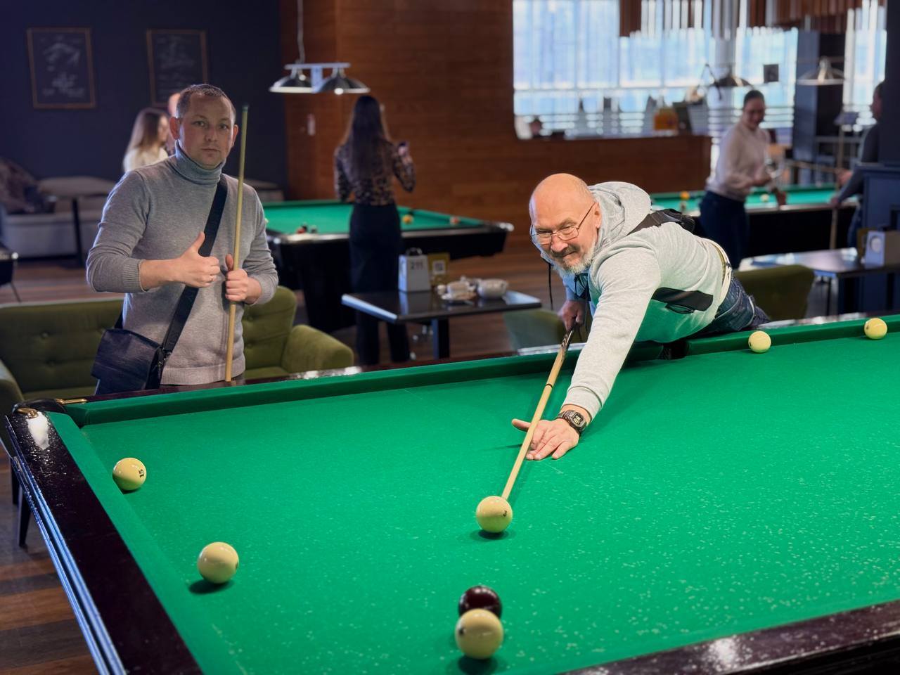 Більярд, спокій і підтримка одне одного: у Вінниці відбулася ще одна зустріч ветеранів / Новости Винницы и области / Інформаційний портал На Париже Новини Вінниці / Більярд, спокій і підтримка одне одного: у Вінниці відбулася ще одна зустріч ветеранів