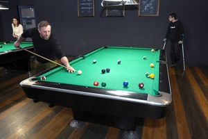 Новости Винницы и области / Більярд, спокій і підтримка одне одного: у Вінниці відбулася ще одна зустріч ветеранів / Інформаційний портал На Париже Новини Вінниці / Більярд, спокій і підтримка одне одного: у Вінниці відбулася ще одна зустріч ветеранів