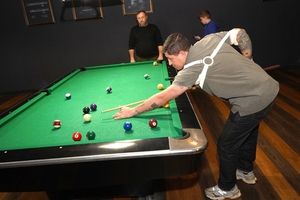 Новости Винницы и области / Більярд, спокій і підтримка одне одного: у Вінниці відбулася ще одна зустріч ветеранів / Інформаційний портал На Париже Новини Вінниці / Більярд, спокій і підтримка одне одного: у Вінниці відбулася ще одна зустріч ветеранів