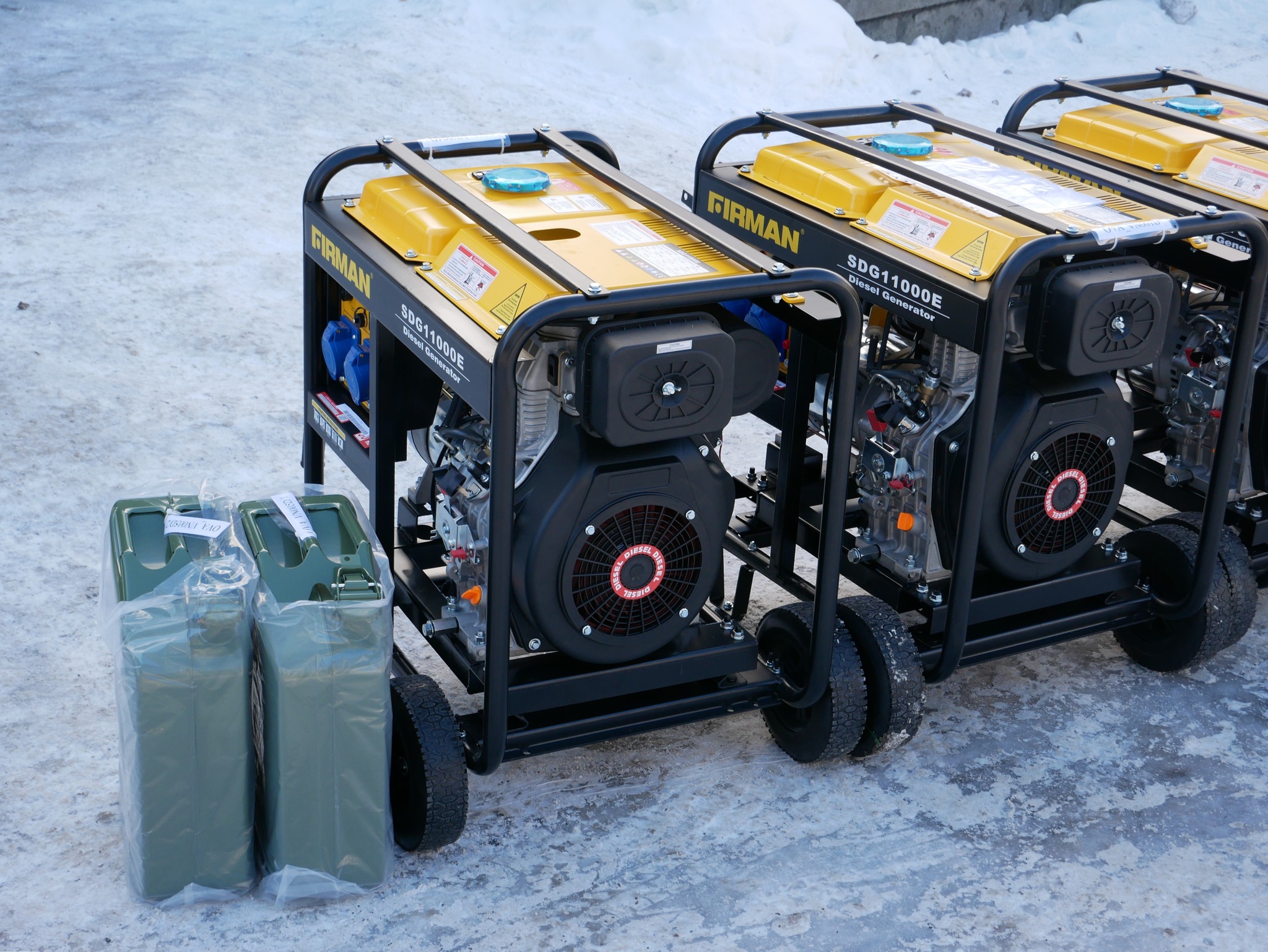 Новини Вінниці / Генератори для мобільного зв’язку: Хмільницька громада отримала обладнання для базових станцій