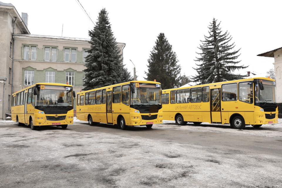 Новини Вінниці / На Вінниччині громадам Тульчинського району передали чотири шкільні автобуси
