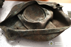 Новини Вінниці / На Вінниччині поліцейські вилучили унікальні археологічні артефакти «князівського поховання»