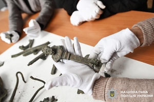 Новини Вінниці / На Вінниччині поліцейські вилучили унікальні археологічні артефакти «князівського поховання»
