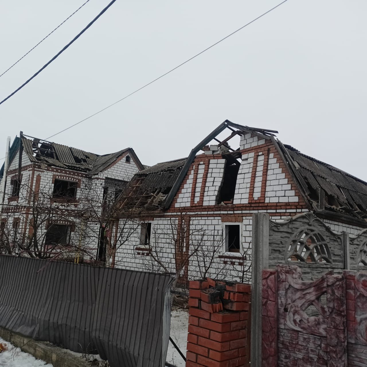 На Вінниччині внаслідок ворожого обстрілу пошкоджено близько 20 житлових будинків / Новости Винницы и области / Інформаційний портал На Париже Новини Вінниці / На Вінниччині внаслідок ворожого обстрілу пошкоджено близько 20 житлових будинків