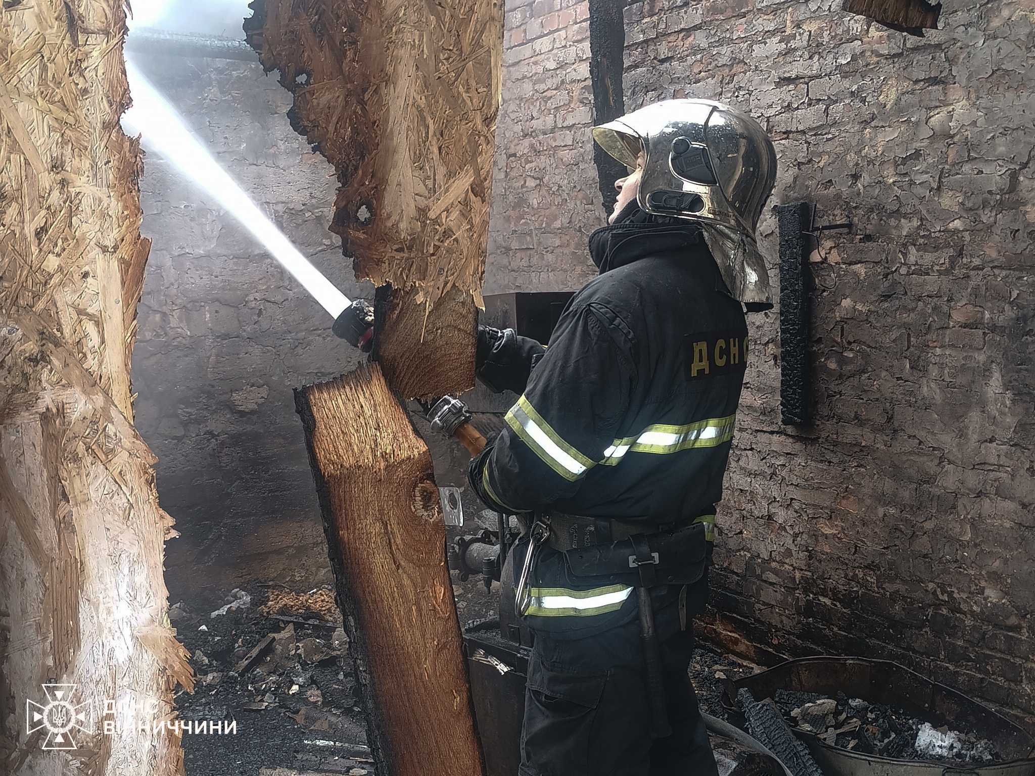 П’ять пожеж за добу на Вінниччині: горів ресторан, ферма та автомобіль / Новости Винницы и области / Інформаційний портал На Париже Новини Вінниці / П’ять пожеж за добу на Вінниччині: горів ресторан, ферма та автомобіль