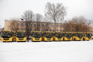Новини Вінниці / Вінниччина отримала ще 8 нових шкільних автобусів для п’яти громад