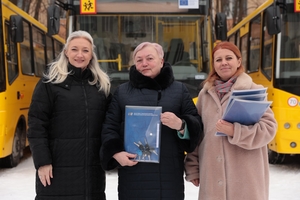 Новини Вінниці / Вінниччина отримала ще 8 нових шкільних автобусів для п’яти громад