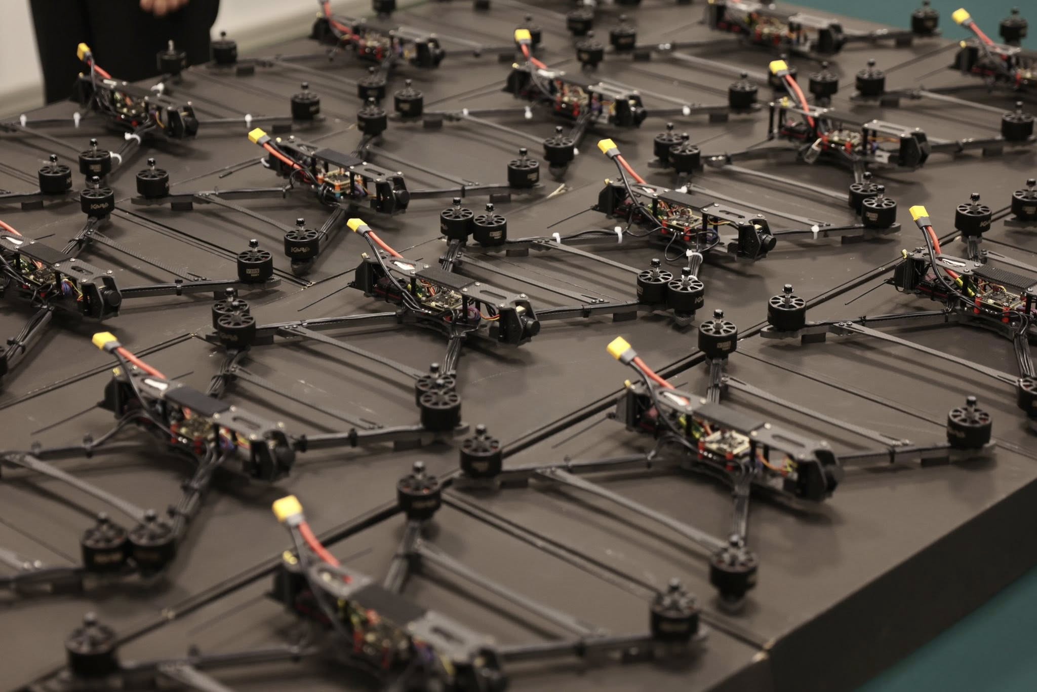 Вінниця передала 20 FPV-дронів спецпризначенцям «KRAKEN» для завдань на передовій / Новости Винницы и области / Інформаційний портал На Париже Новини Вінниці / Вінниця передала 20 FPV-дронів спецпризначенцям «KRAKEN» для завдань на передовій