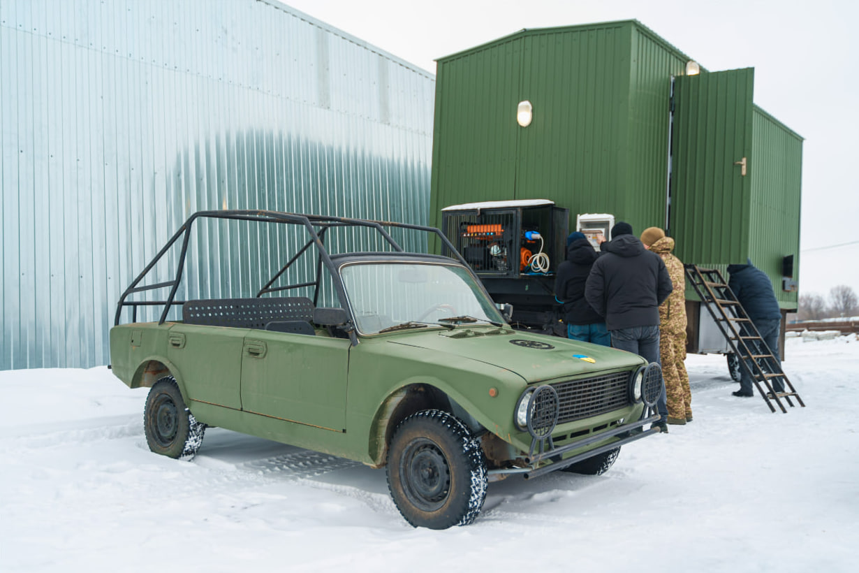 Вінниця передала мобільну лазню та багі для однієї з бригад на передовій / Новости Винницы и области / Інформаційний портал На Париже Новини Вінниці / Вінниця передала мобільну лазню та багі для однієї з бригад на передовій