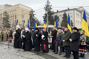 Новости Винницы и области / Вінниця вшанувала четверті роковини повномасштабного вторгнення / Інформаційний портал На Париже Новини Вінниці / Вінниця вшанувала четверті роковини повномасштабного вторгнення