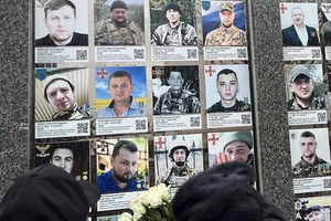 Новости Винницы и области / Вінниця вшанувала четверті роковини повномасштабного вторгнення / Інформаційний портал На Париже Новини Вінниці / Вінниця вшанувала четверті роковини повномасштабного вторгнення