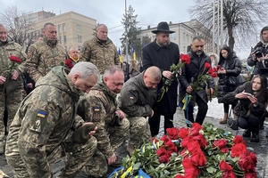 Новости Винницы и области / Вінниця вшанувала четверті роковини повномасштабного вторгнення / Інформаційний портал На Париже Новини Вінниці / Вінниця вшанувала четверті роковини повномасштабного вторгнення