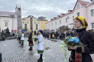 Новости Винницы и области / Вінниця вшанувала четверті роковини повномасштабного вторгнення / Інформаційний портал На Париже Новини Вінниці / Вінниця вшанувала четверті роковини повномасштабного вторгнення
