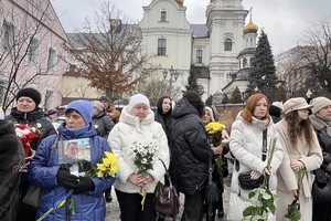 Новости Винницы и области / Вінниця вшанувала четверті роковини повномасштабного вторгнення / Інформаційний портал На Париже Новини Вінниці / Вінниця вшанувала четверті роковини повномасштабного вторгнення