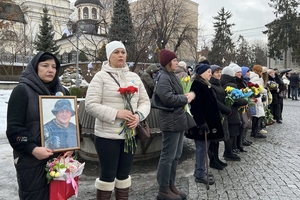 Новости Винницы и области / Вінниця вшанувала четверті роковини повномасштабного вторгнення / Інформаційний портал На Париже Новини Вінниці / Вінниця вшанувала четверті роковини повномасштабного вторгнення