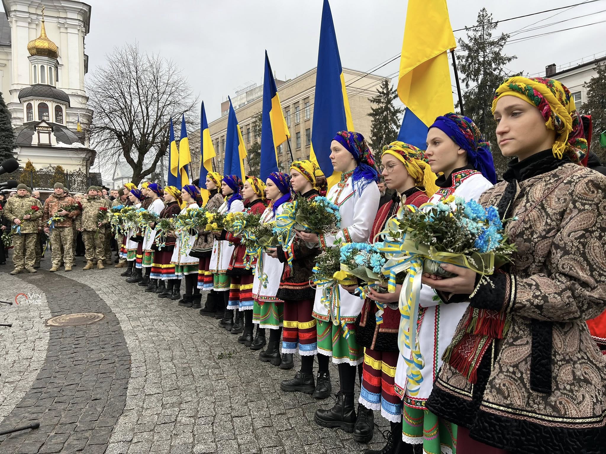Вінниця вшанувала четверті роковини повномасштабного вторгнення / Новости Винницы и области / Інформаційний портал На Париже Новини Вінниці / Вінниця вшанувала четверті роковини повномасштабного вторгнення