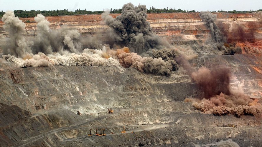 20 березня на Стрижавському родовищі гранітів проведуть планові вибухи / Новости Винницы и области / Інформаційний портал На Париже Новини Вінниці / 20 березня на Стрижавському родовищі гранітів проведуть планові вибухи