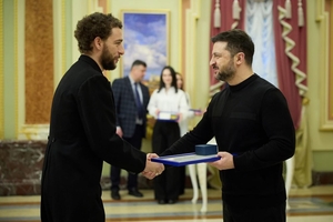 Новини Вінниці / Двоє волонтерів із Вінниччини отримали відзнаку Президента «Золоте серце»