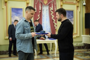 Новини Вінниці / Двоє волонтерів із Вінниччини отримали відзнаку Президента «Золоте серце»