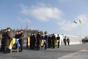 Новини Вінниці / Герої без імен: На Національному меморіальному кладовищі Вінниччина попрощалась з невідомими воїнами