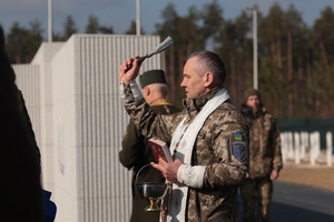 Новини Вінниці / Герої без імен: На Національному меморіальному кладовищі Вінниччина попрощалась з невідомими воїнами