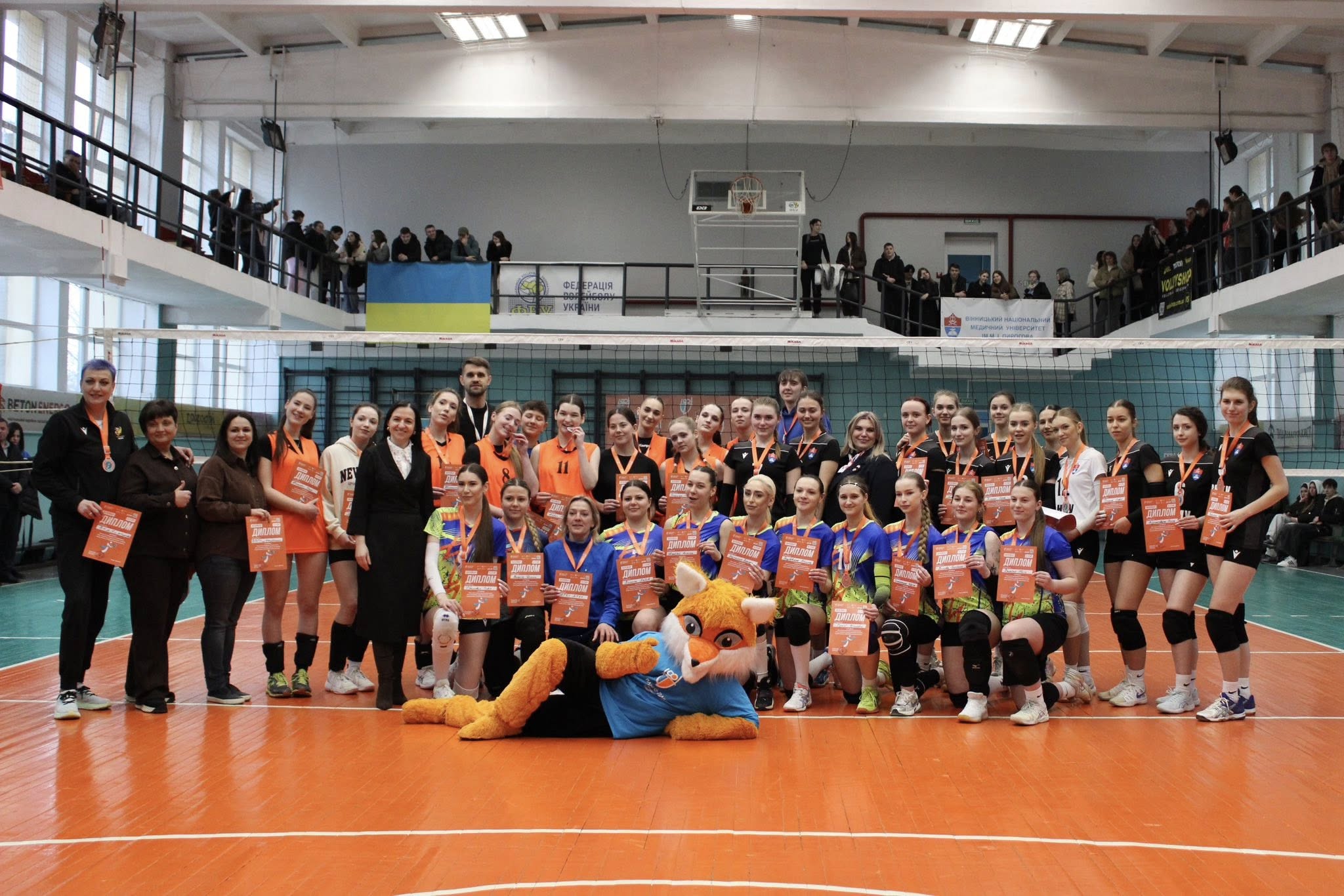 На Вінниччині відбулися волейбольні змагання студентських ліг «Пліч-о-пліч» / Новости Винницы и области / Інформаційний портал На Париже Новини Вінниці / На Вінниччині відбулися волейбольні змагання студентських ліг «Пліч-о-пліч»
