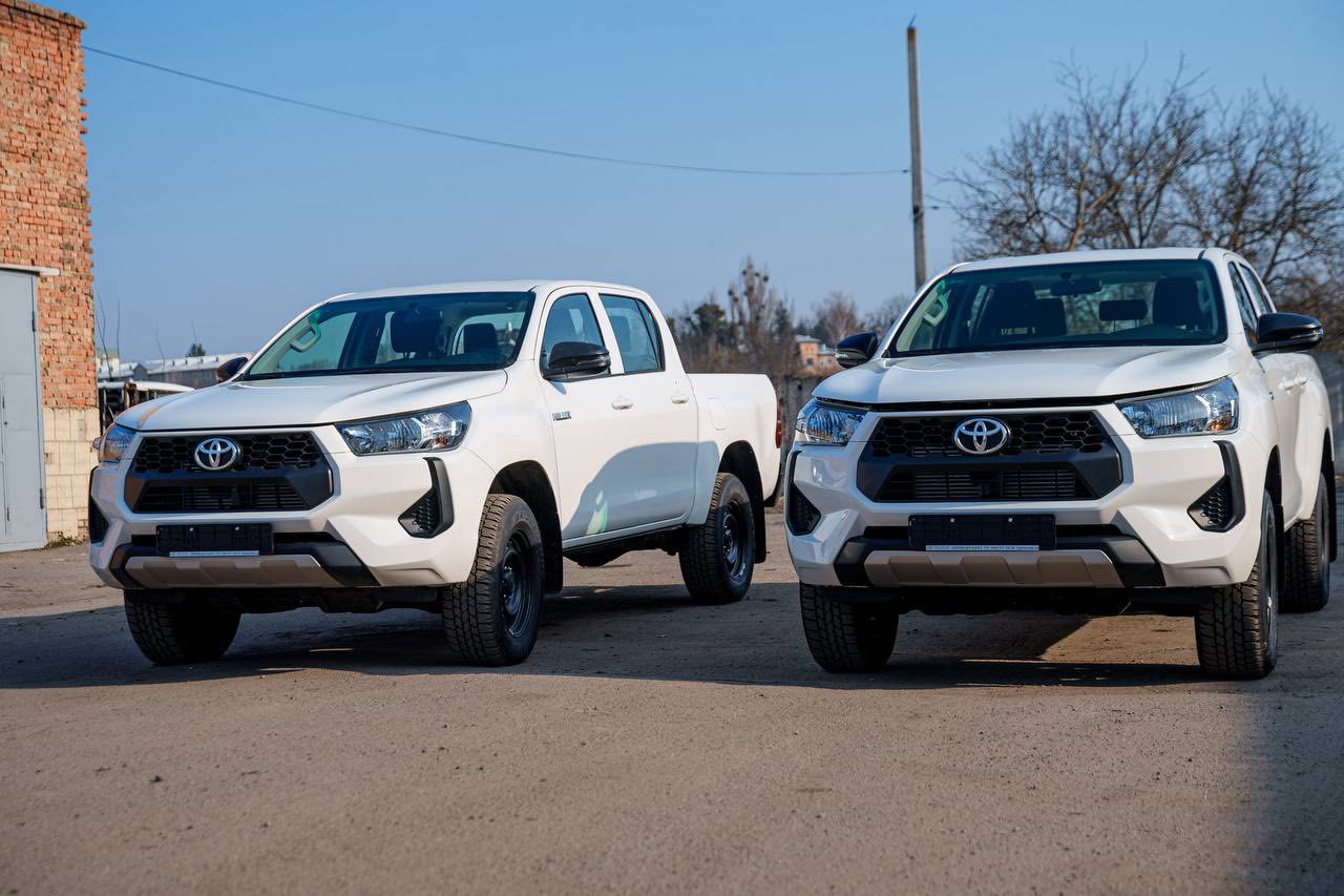 Новини Вінниці / У День Служби безпеки України Вінниця передала спецпідрозділу «Альфа» два пікапи для бойових завдань