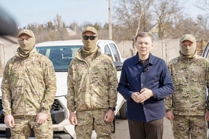 Новини Вінниці / У День Служби безпеки України Вінниця передала спецпідрозділу «Альфа» два пікапи для бойових завдань