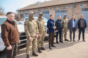Новини Вінниці / У День Служби безпеки України Вінниця передала спецпідрозділу «Альфа» два пікапи для бойових завдань