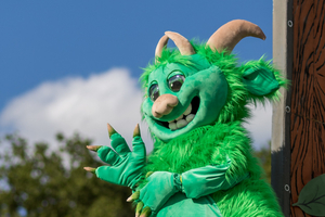 Новини Вінниці / У Вінниці відкривається «Парк Легенд» з велетнями, тролями та інтерактивними казковими істотами (ВІДЕО)