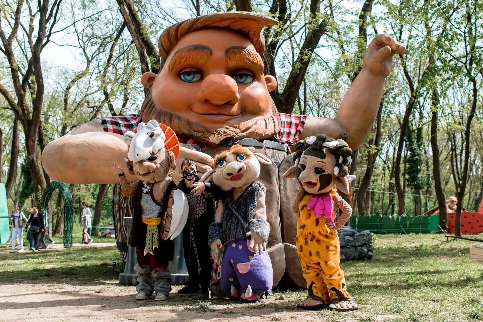 Новини Вінниці / У Вінниці відкривається «Парк Легенд» з велетнями, тролями та інтерактивними казковими істотами (ВІДЕО)