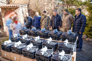 Новини Вінниці / Вінниця посилила фронт: три підрозділи отримали 15 сучасних квадрокоптерів 