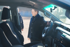 Новини Вінниці / Вінниця посилила військових: бійцям передали 80 дронів «Блискавка» та пікап