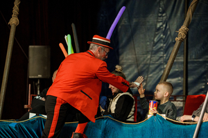 Новини Вінниці / Вінницькі діти пільгових категорій відвідали чарівний світ циркового мистецтва