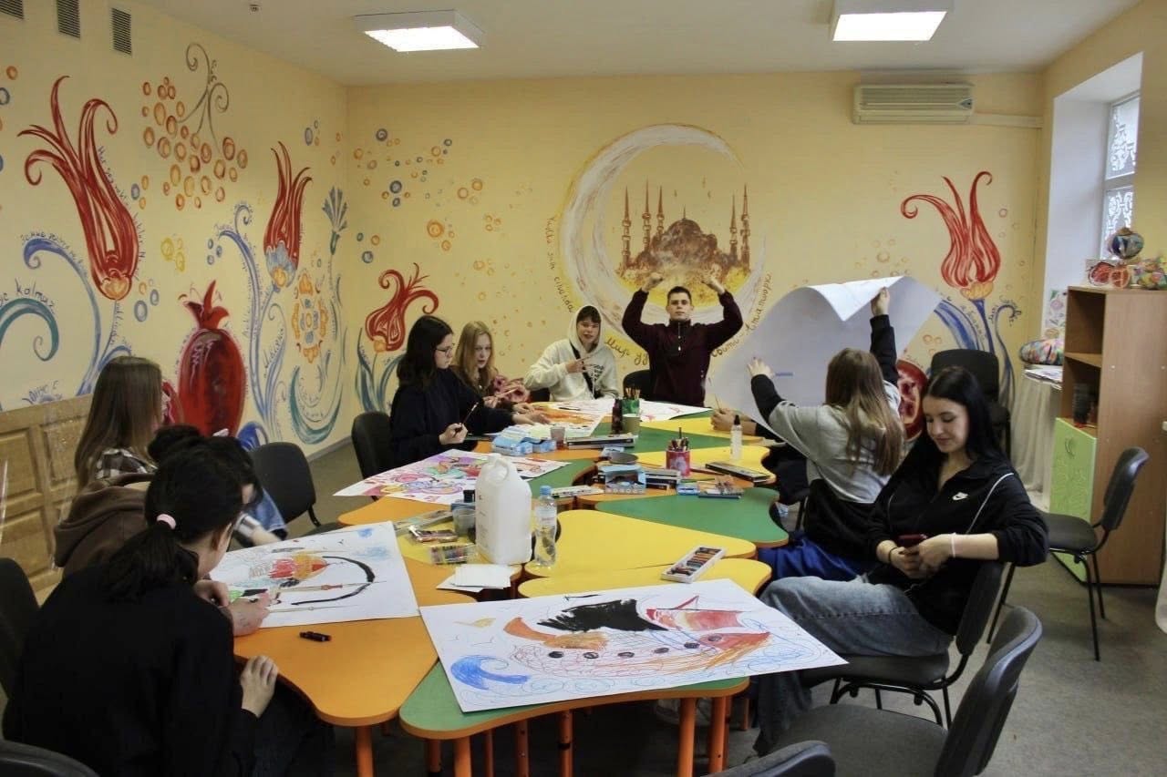 Новини Вінниці / 149 дітей з Вінниччини на відпочинку в «Артек» встановили національний Великодній рекорд