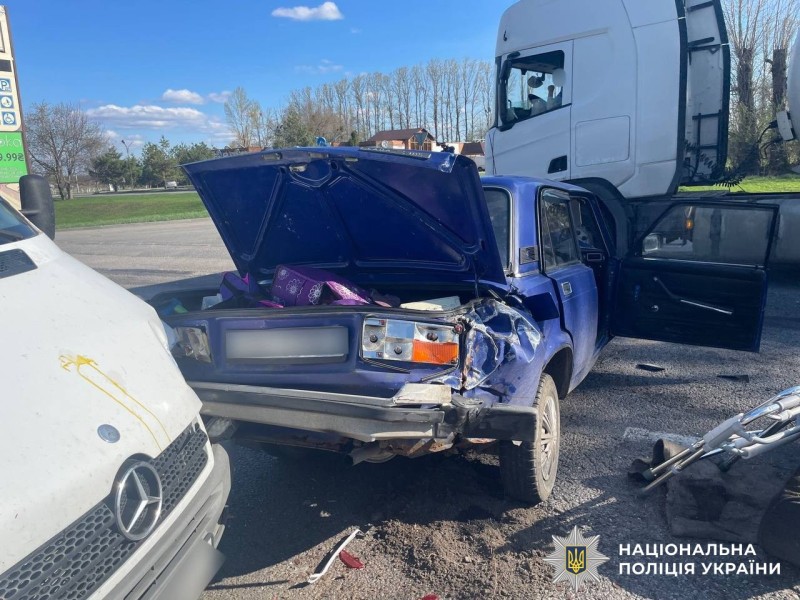 Новини Вінниці / Чотири ДТП за вихідні: нічна втеча водія Audi у Вінниці та діти на квадроциклі