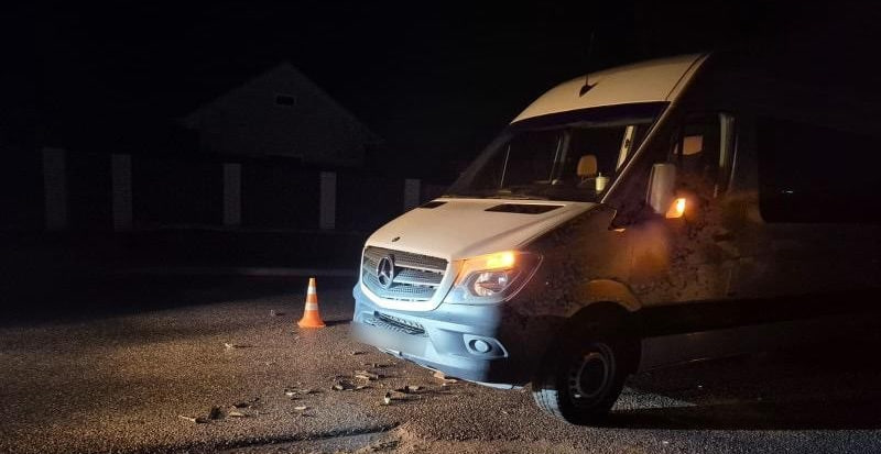 ДТП на Вінниччині: бус зіштовхнувся зі скутером, є постраждалі / Новости Винницы и области / Інформаційний портал На Париже Новини Вінниці / ДТП на Вінниччині: бус зіштовхнувся зі скутером, є постраждалі