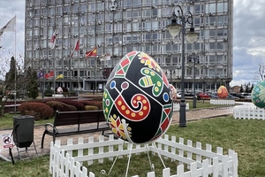 Новини Вінниці / Гігантські писанки прикрасили центр Вінниці до Великодня