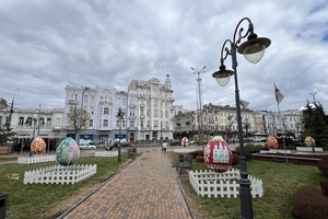 Новини Вінниці / Гігантські писанки прикрасили центр Вінниці до Великодня