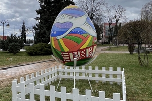 Новини Вінниці / Гігантські писанки прикрасили центр Вінниці до Великодня