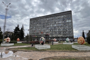 Новини Вінниці / Гігантські писанки прикрасили центр Вінниці до Великодня