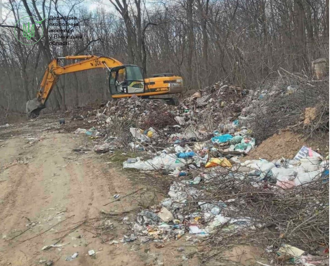 Новини Вінниці / На Вінниччині ліквідували стихійне сміттєзвалище в селі Дерешова